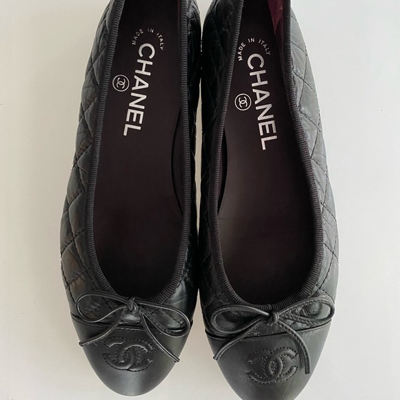 CHANEL Shoes - CHANEL ballet flats